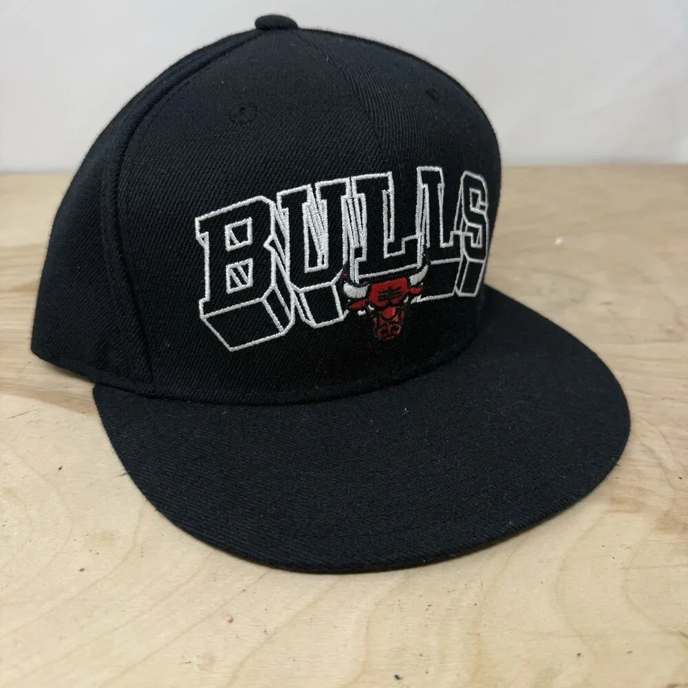 NBA Chicago Bulls Black Red Spellout Adidas Snapback Cap Hat Retro Vtg